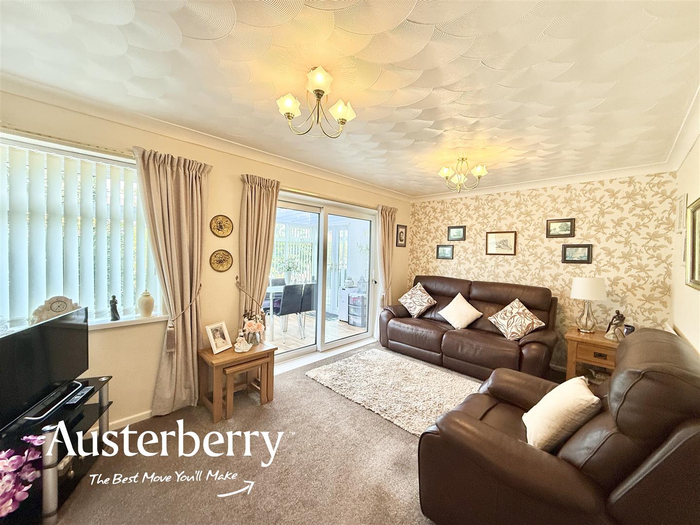 3 bed property in Nutbrook Avenue, Stoke-On-Trent